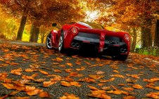 AUTUMN FERRARI Laferrari