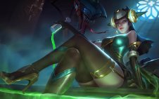 Evelynn with venomous snakes