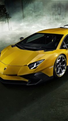 parked yellow lamborghini aventador live wallpaper