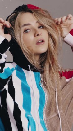 sabrina carpenter pop icon live wallpaper