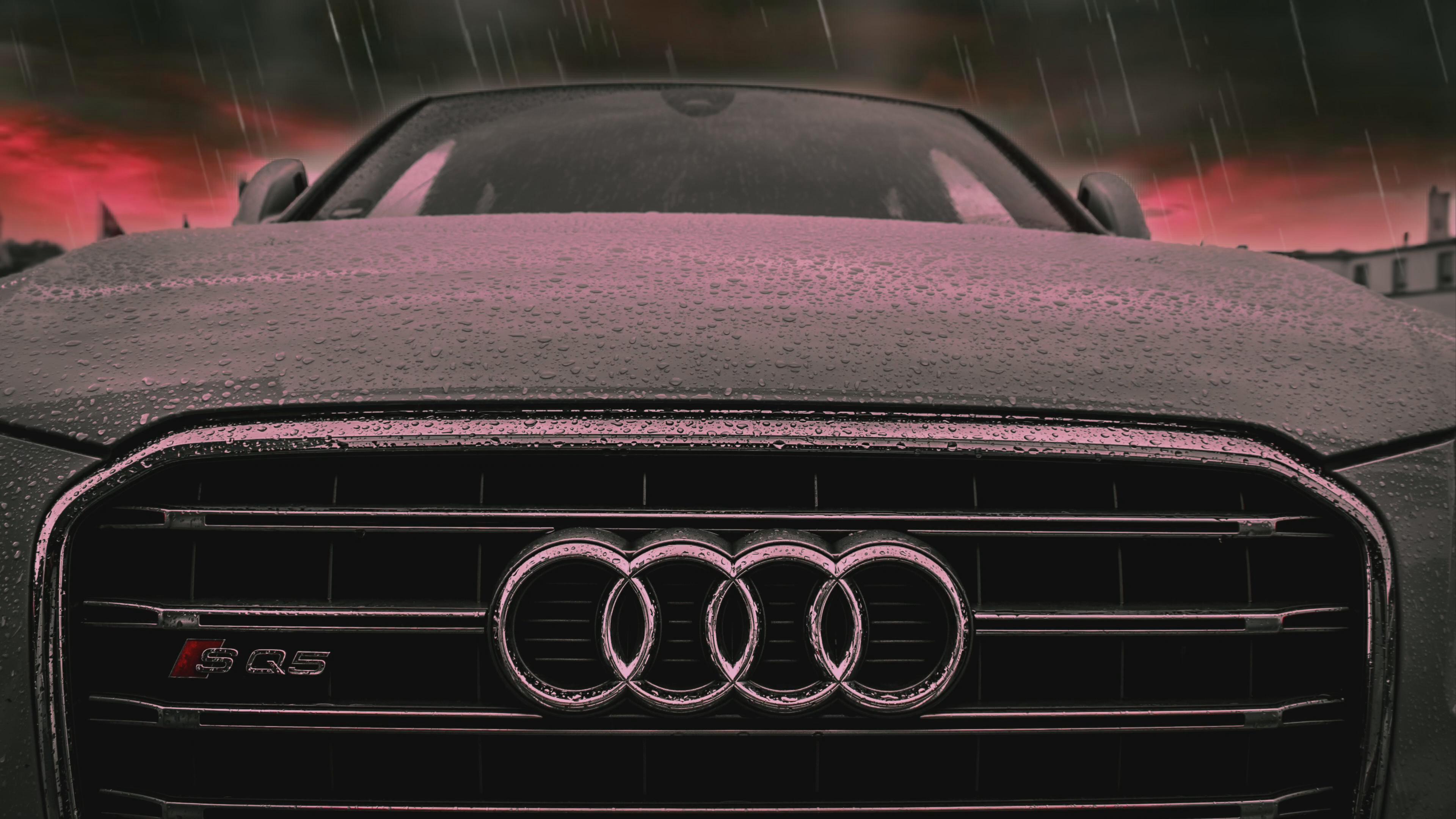 Audi Sq5 Under The Rain