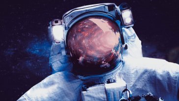 astronaut in cosmos live wallpaper